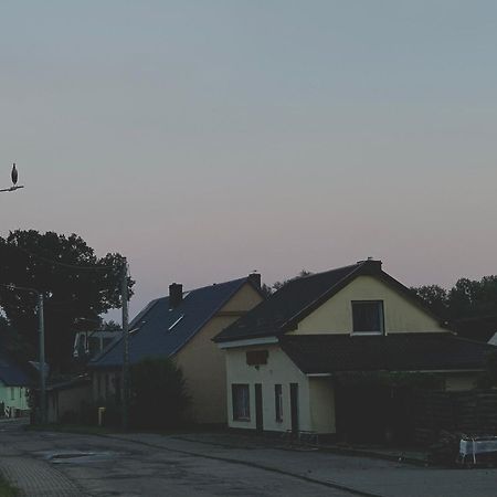 Cieszyno- Uroczy Domek Do Wynajecia Złocieniec Exterior foto
